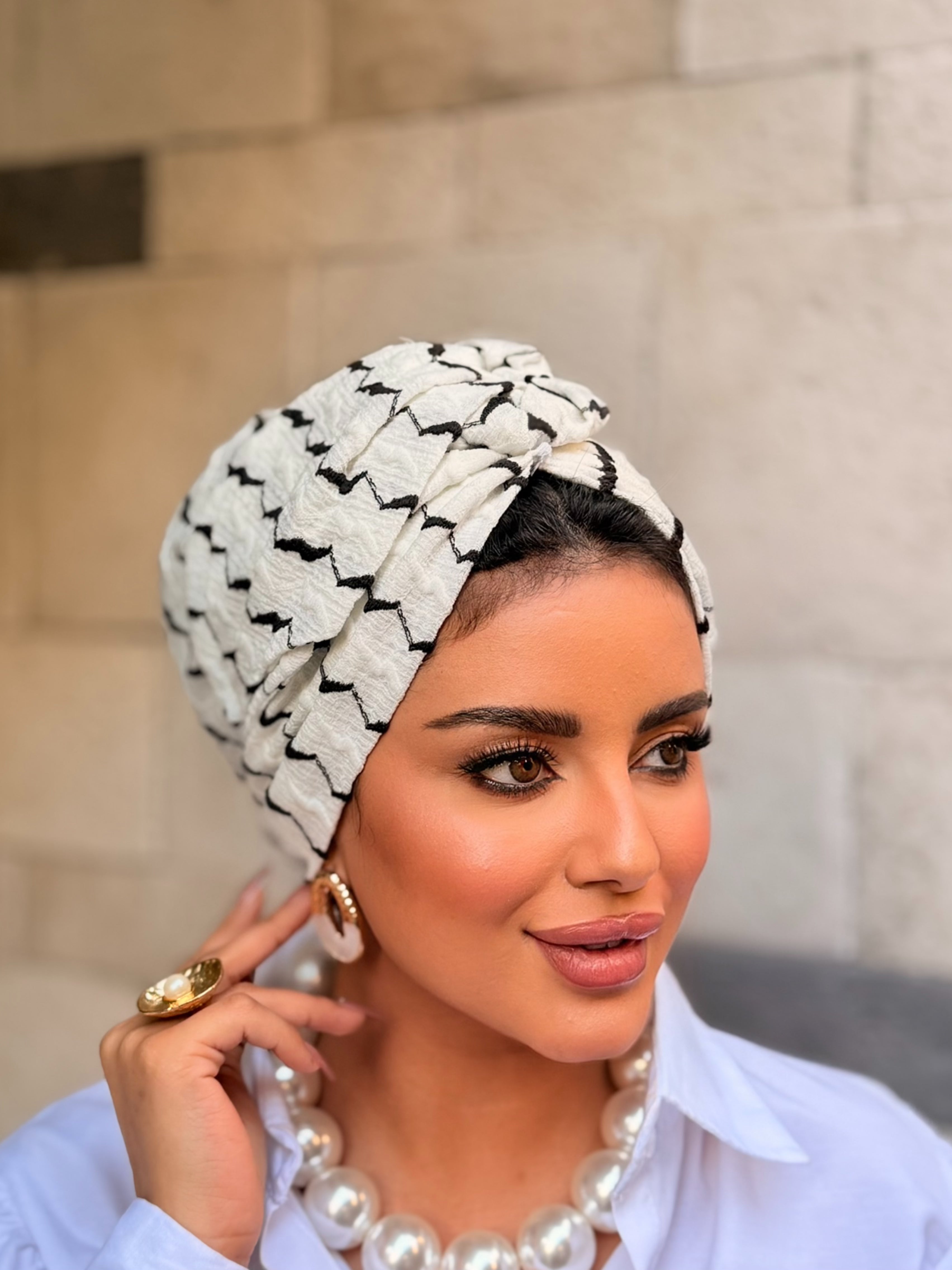 Zigzag Textured Turban — Black & White