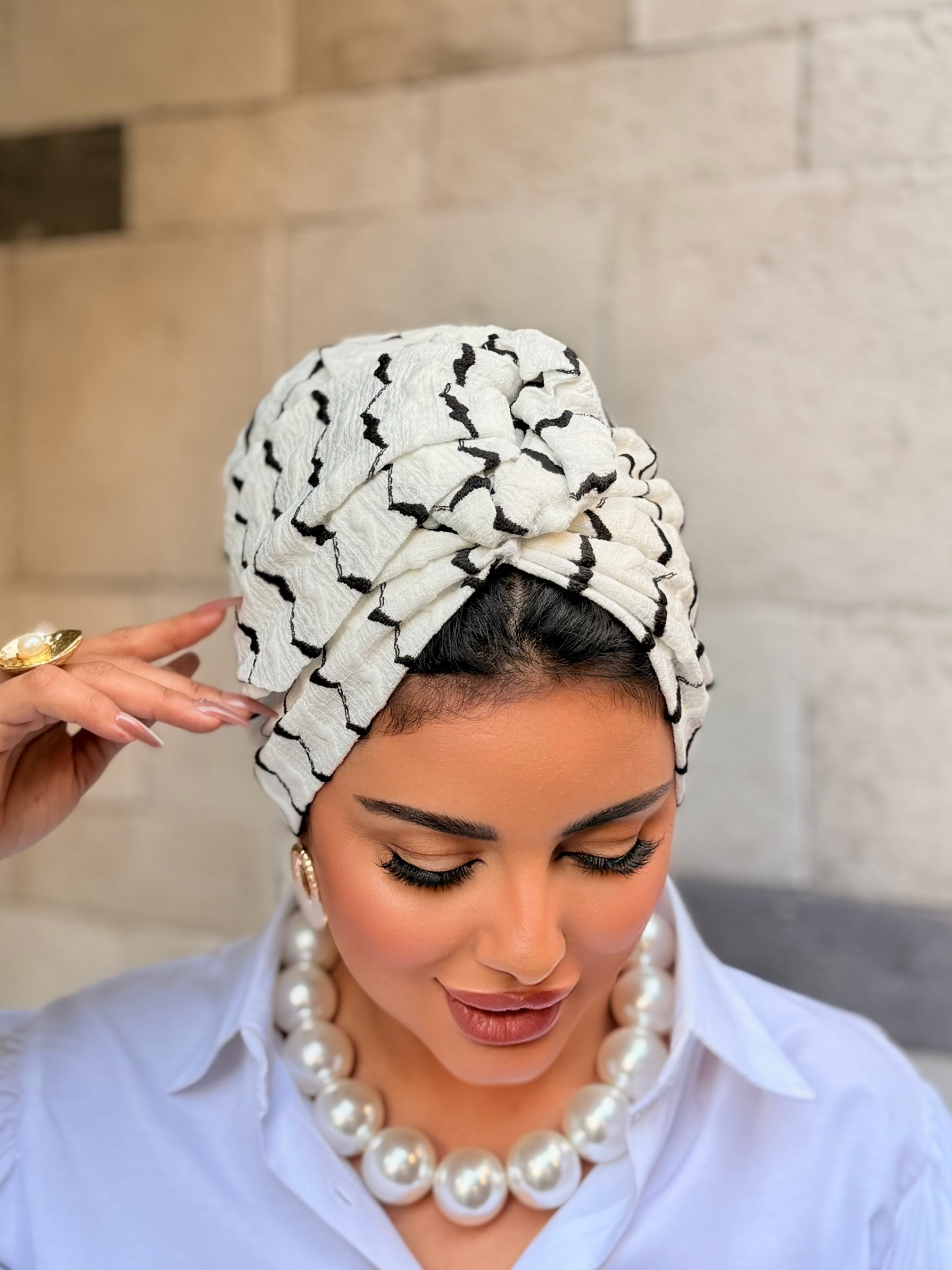 Zigzag Textured Turban — Black & White