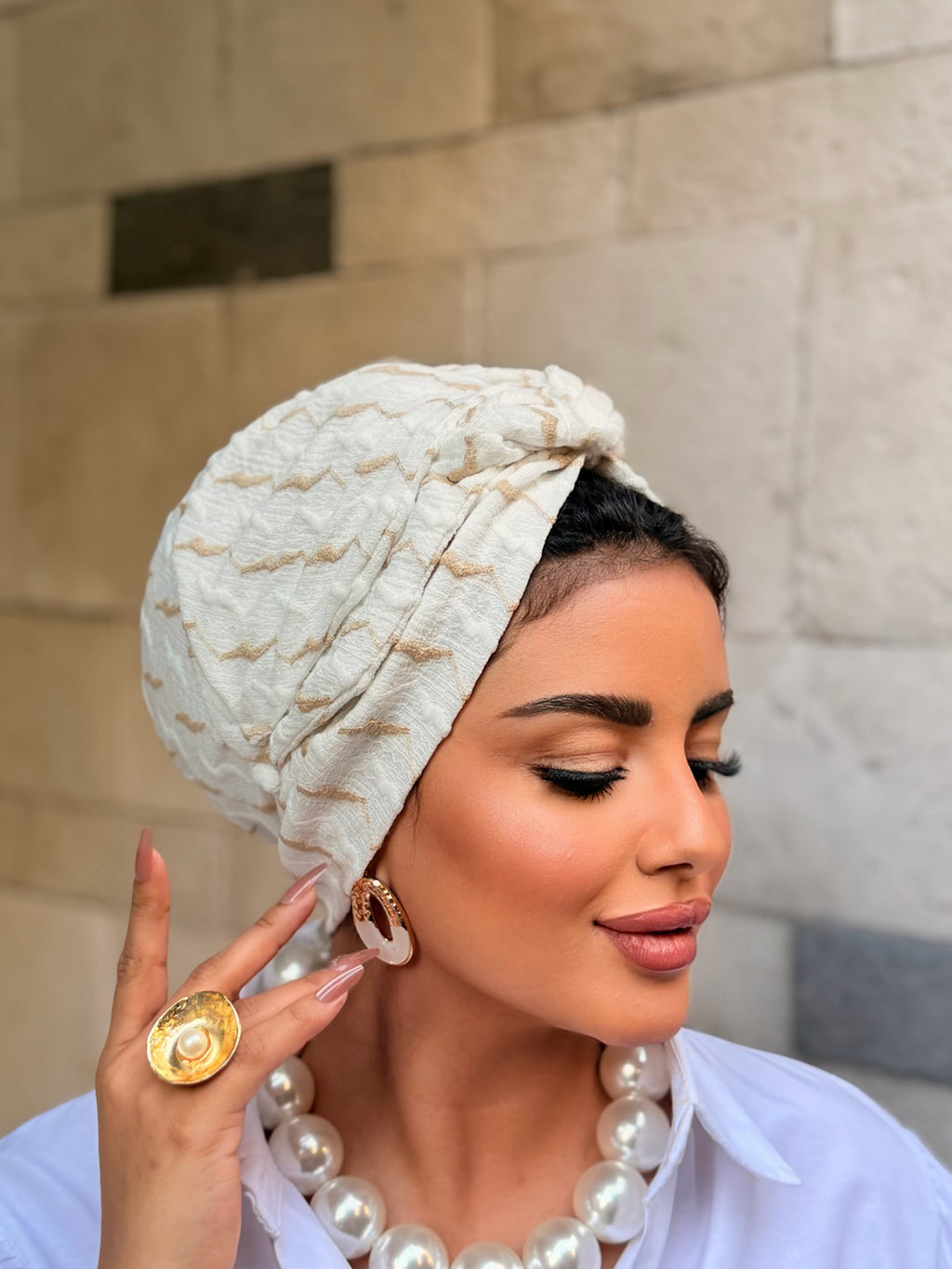 Zigzag Textured Turban — White & Gold
